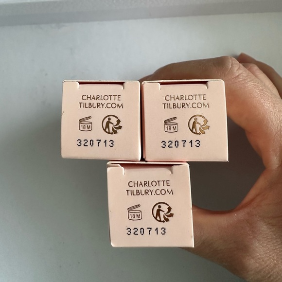 Charlotte Tilbury Charlotte's Magic Body Cream mini 10ml/0.3oz sealed NE… - Picture 4 of 5